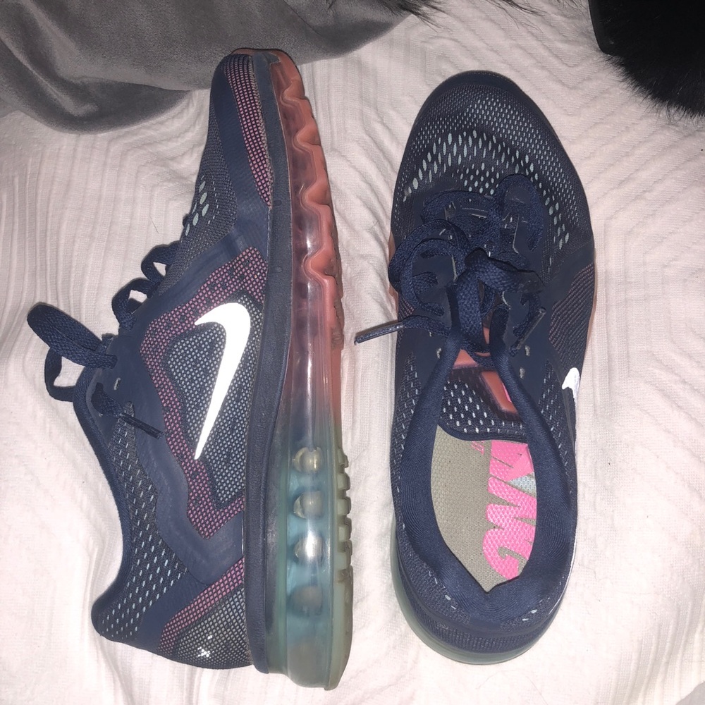 Barely worn Nike Air Maxes